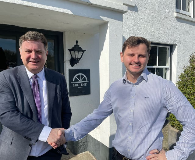 MP visits Chagford hotelier to discuss tax hikes