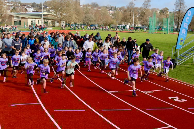 Tavistock Athletic Club Tavistock Primary Schools Challenge marks the thirteenth monthly mile run - years 0-2 start.