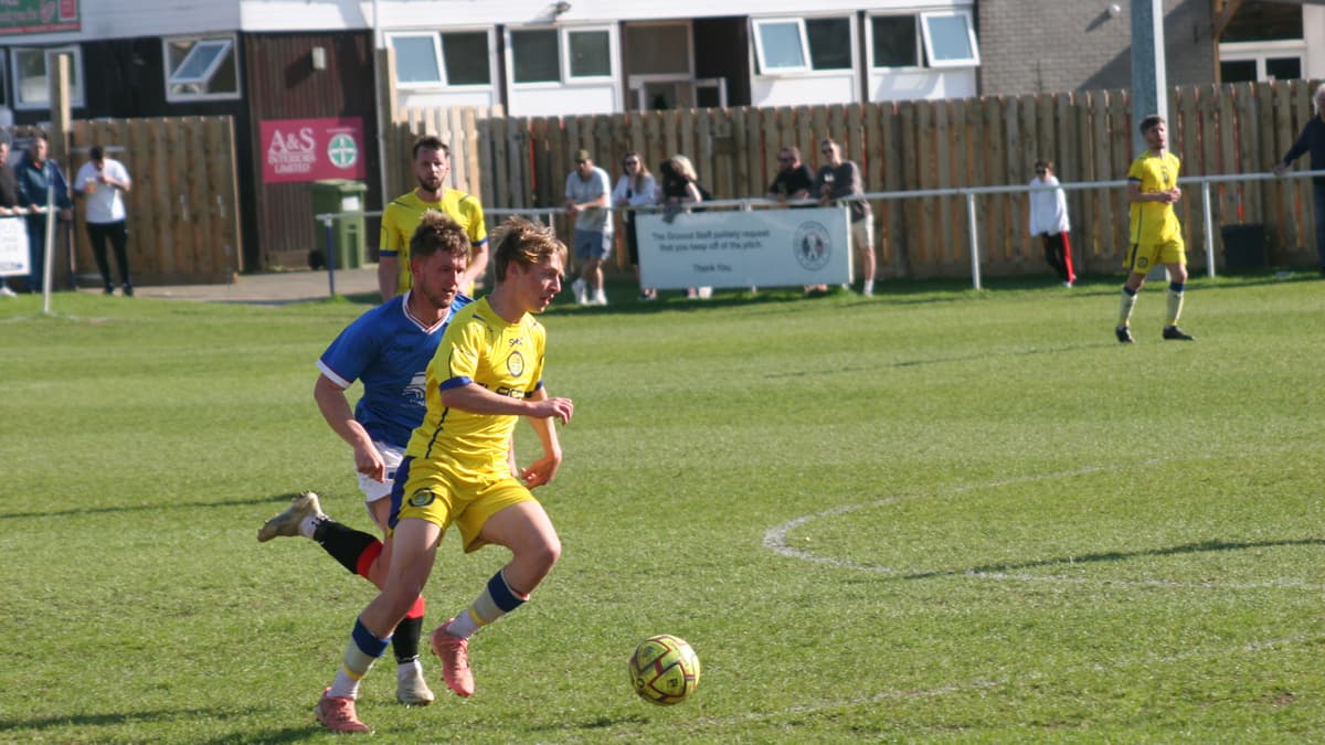 WATCH: Newton Abbot Spurs vs Okehampton Argyle photography. Saturday ...
