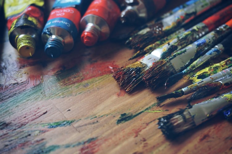 Children are invited to make a special poster for the VE Day celebrations in Tavistock