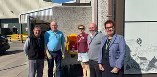  First public defibrillator installed in Tamar Valley scheme 