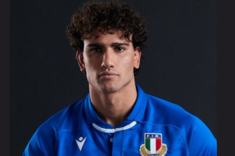 Exeter Chiefs have completed the signing of Italian international Andrea Zambonin 