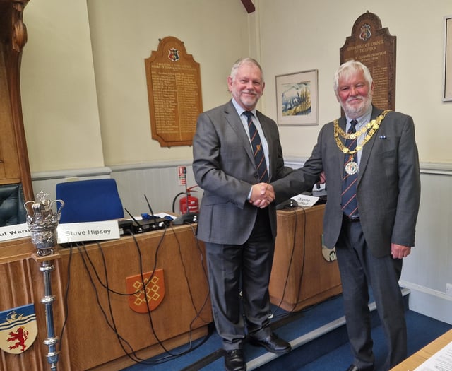 New town mayor is ex-naval officer 