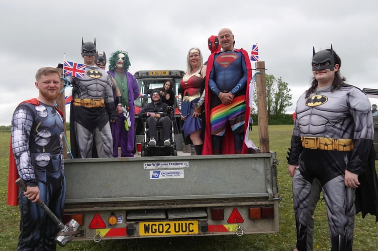 Bere Alston Carnival - the  Edgcumbe entry, which won the Royal Cup, being the favourite of the Carnival Queen and attendants