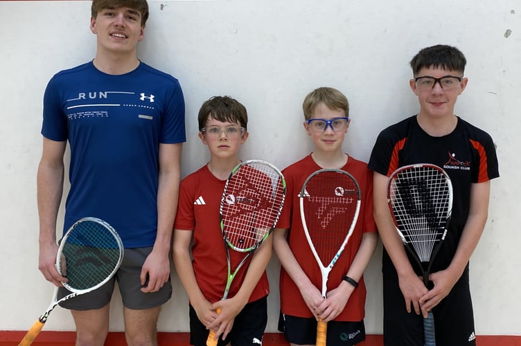 Ioan Sharpe, ranked in the world's top 300 squash players,  gives a master class to Tavistock Squash Club youngsters..