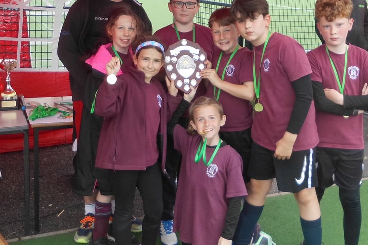 Horrabridge School hockey superstars.