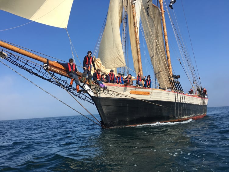 Young people tasting life at sea on board the Johanna Lucretia.