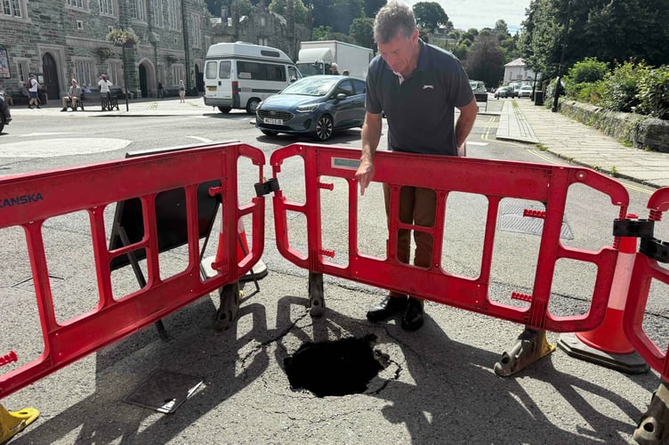 sink hole appears in Tavistock during heatwave