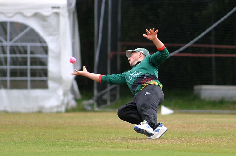 Devon Cricket League A Division. Bovey Tracey versus Hatherleigh

So close -  Hatherleigh's Ryan Quick just missing a perfect catch
A three wicket run for Hatherleigh who won the toss and elected to field.  Bovey Tracey 260/8 after 50 overs, to which Hatherleigh  responded with 263/7 after 48.1 overs.