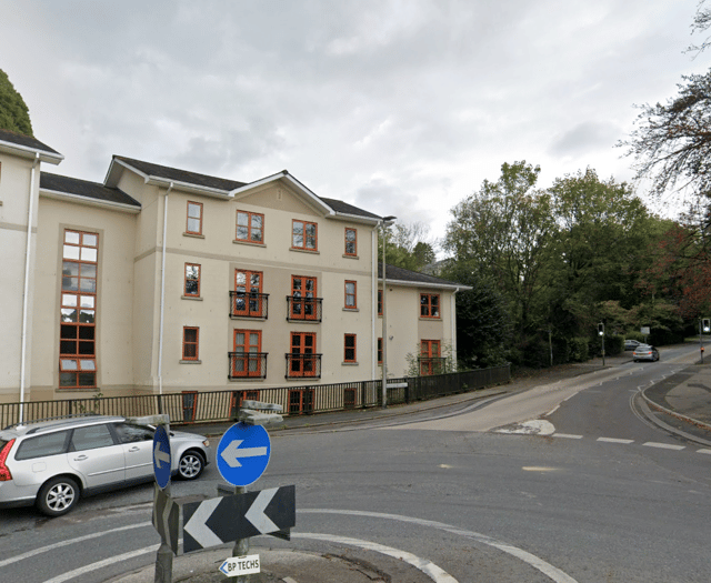 Armed police attend incident in Tavistock flat