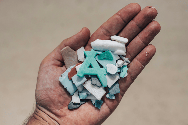 Sewage spills may send microplastics airborne