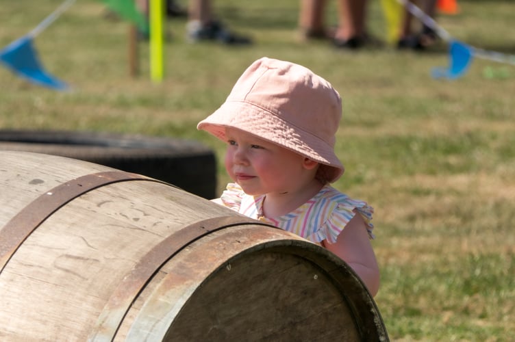 Tiny tot having a go