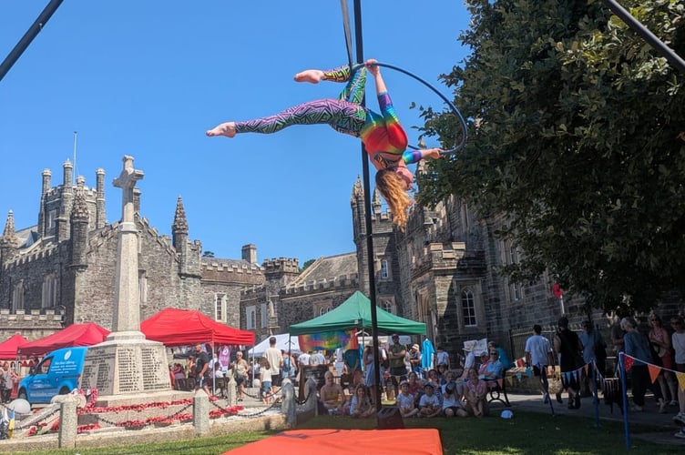 Rosie Rainbow shows off her skills at Tavistock Fringe.