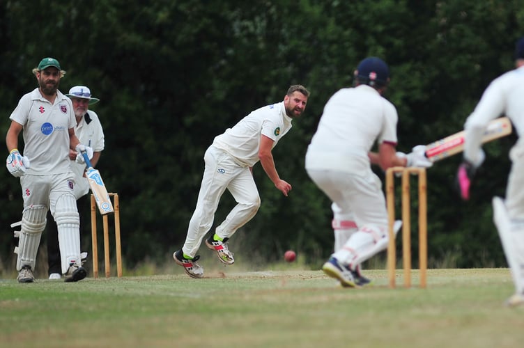 Devon Cricket League E Division West. Stokeinteignhead 1st XI versus Whitchurch Wayfarers 1st XI. Whitchurch bowler Darren Sambells