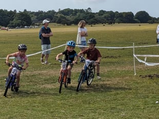 Young mountain bikers race for fun