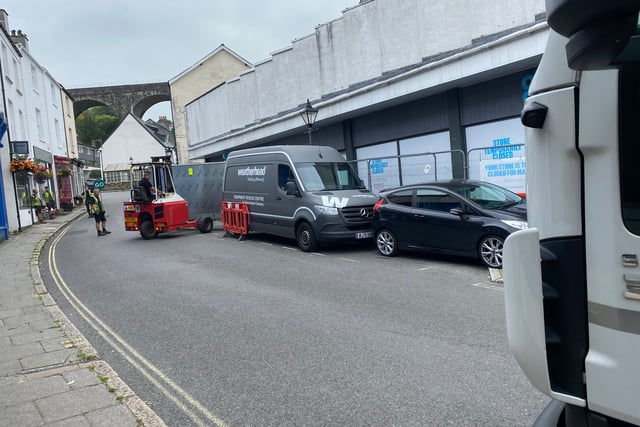 Fire-hit supermarket's renovation plan