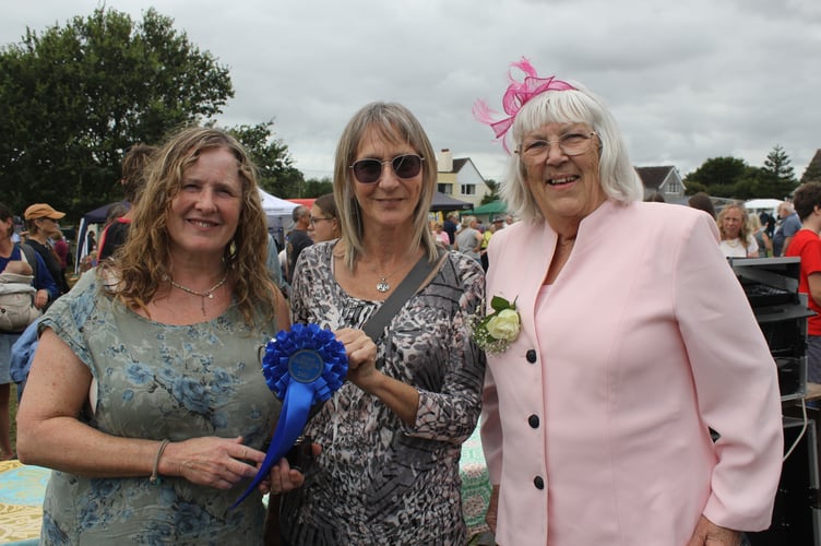 Presented with a rosette.