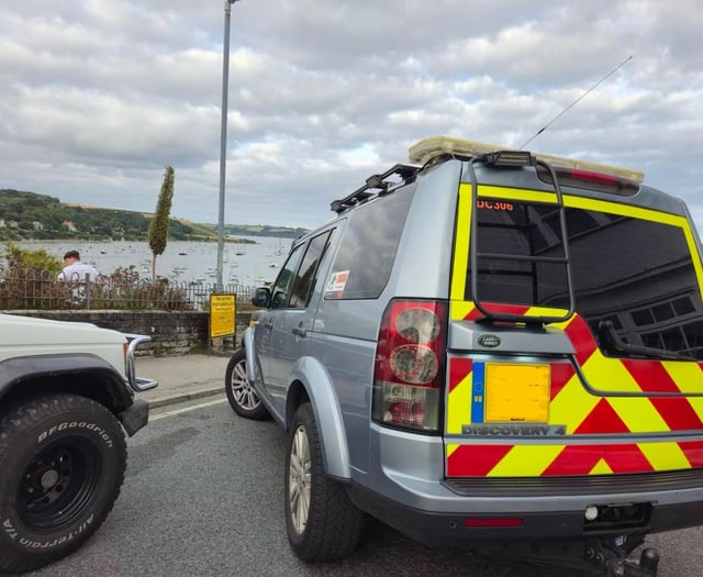 Police team with 4x4 volunteer drivers