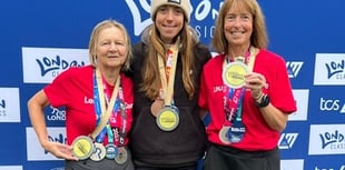 Friends' sporting challenge defies cancer diagnosis