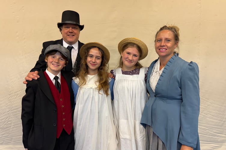 Father (Jacob Powell), left and Mother (Lucy Barzotelli), right are pictured with their children Peter (Albany Powell), Phyllis (Sahra Dack) and Roberta (Bobbie) played by Daisie Nelson in ‘The Railway Children’. AQ 4193