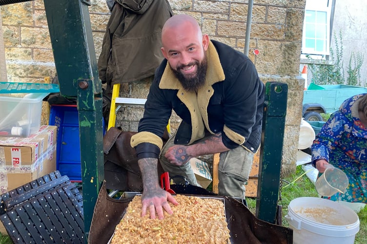 Squeezing til the pips squeak at the apple pressing for Bere Applefest. 