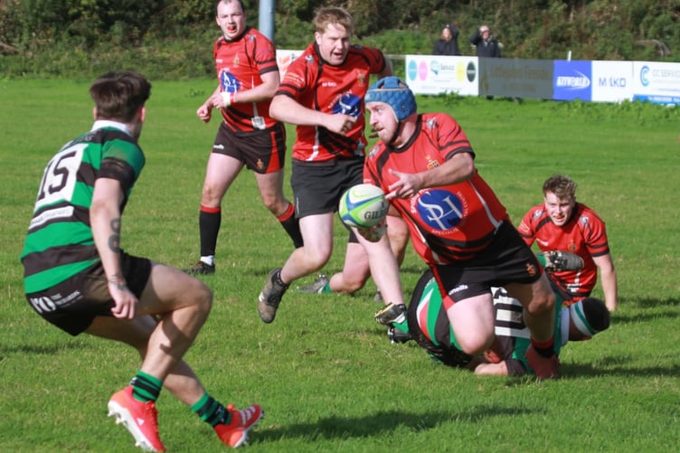 Moorlander Hammy Kerswell gets the pass away.