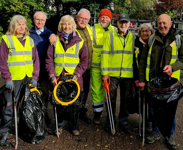 Tidy Tavi marks 14th anniversary with litterpick against the odds