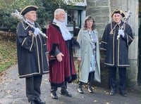 Mayor praises town library at civic service