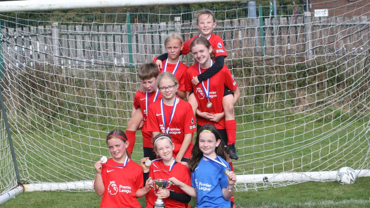 Horrabridge gewinnt West Devon Primary Football