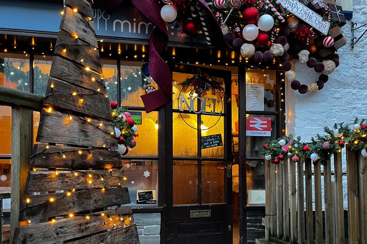 Tavistock BID traders' Christmas windows competition: Mime - Community award