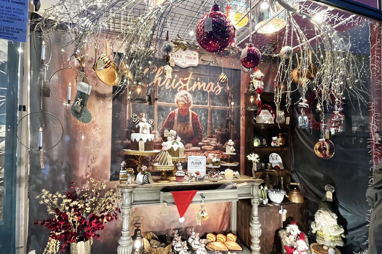 Tavistock BID's Christmas traders' display competition: Cabana - best window winner.w