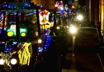 Bere Peninsula farmers attract crowds on Christmas tractor run