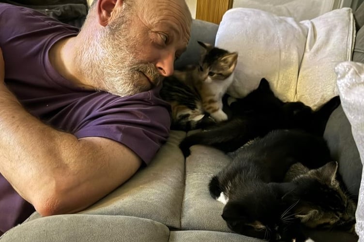 Al Stuart purring with his 30 & 27 breaks.