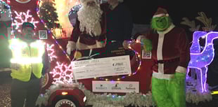 WATCH: Santa's sleigh brings festive cheer 