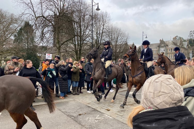 Spooners & West Dartmoor Hunt defy protesters at the annual Tavistock Boxing Day meet on Bedford Square today.