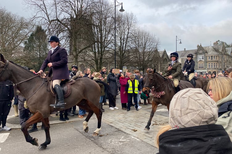 Spooners & West Dartmoor Hunt defy protesters at the annual Tavistock Boxing Day meet on Bedford Square today.