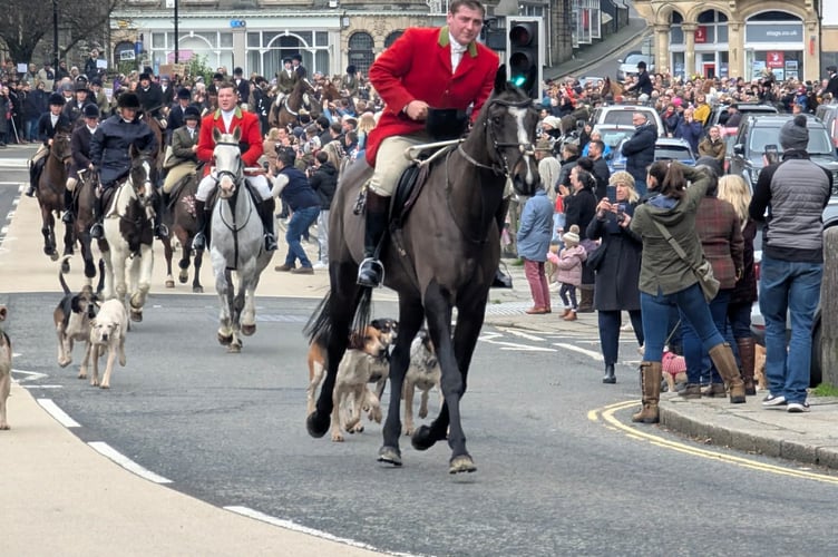 Spooners and West Dartmoor Hunt leaves Bedford Square, Tavistock, on a Boxing Day trail hunt.
