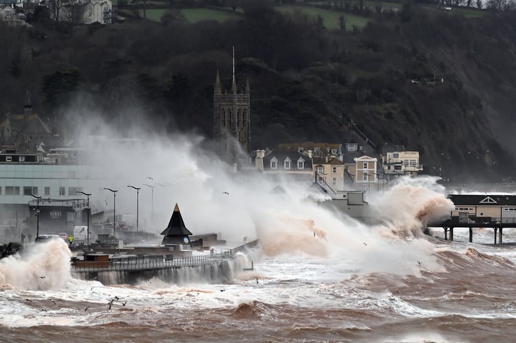 Storm Ingrid batters Teignmouth