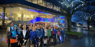 Children entranced by theatre fantasy 