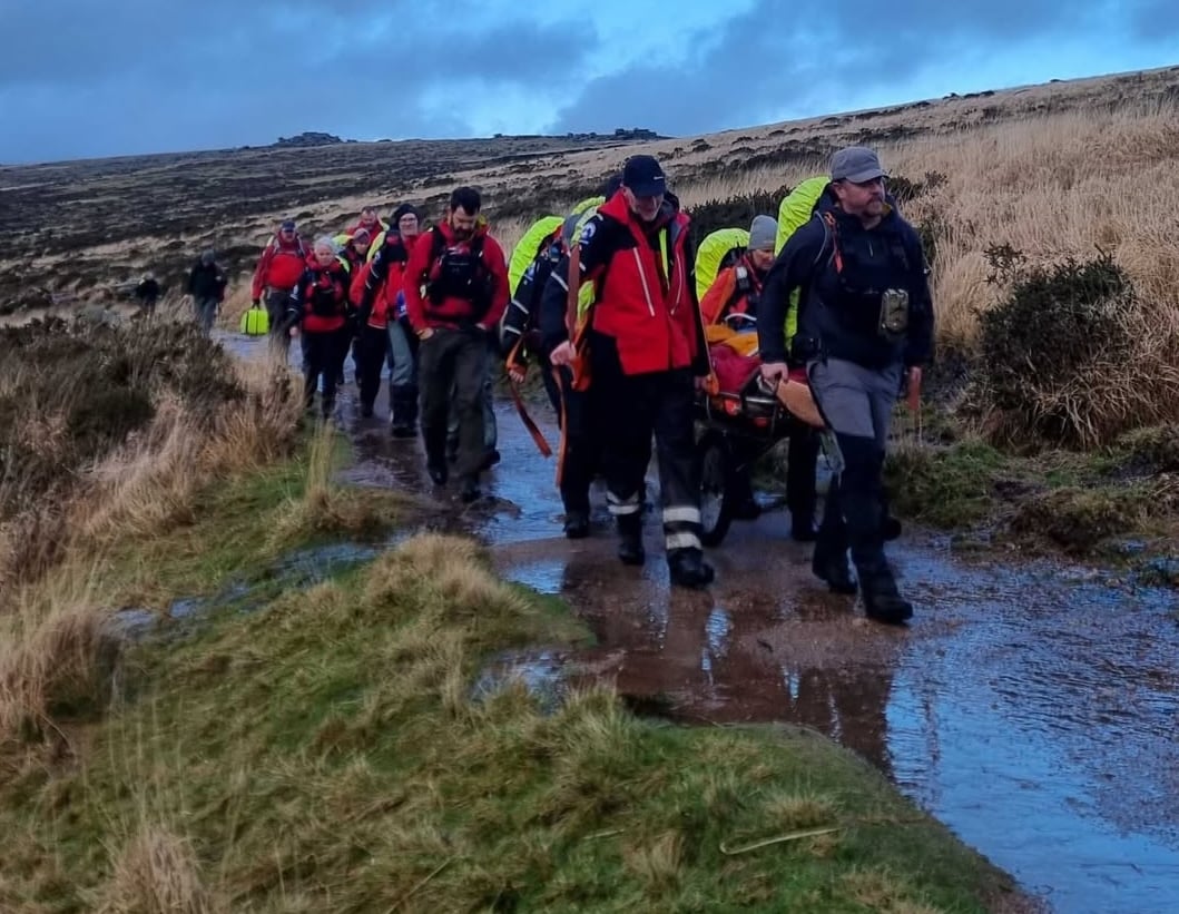 Volunteer rescuers help stricken Dartmoor casualty | tavistock-today.co.uk