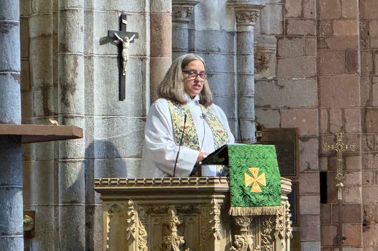 Rev Janet May preaching during the service. AQ 4573