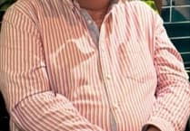 Con Zss move to within touching distance of snooker title