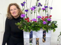 Elizabeth Taylor's jewels inspire flower club demo
