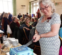  King marks community shop success