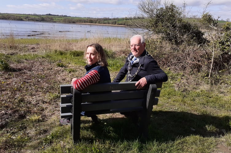 Jane Hart, Project Officer for Tamar Valley National Landscape, joined Richard Leithall, Bere Ferrers Parish Council chair, to mark the installation of the new Weir Quay bench and noticeboard.