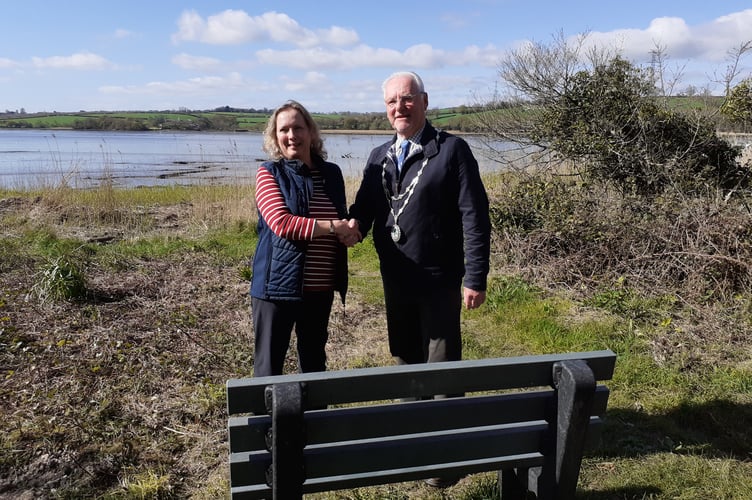 Jane Hart, Project Officer for Tamar Valley National Landscape, joined Richard Leithall, Chair of the Parish Council, to mark the installation of the new Weir Quay bench and noticeboard.