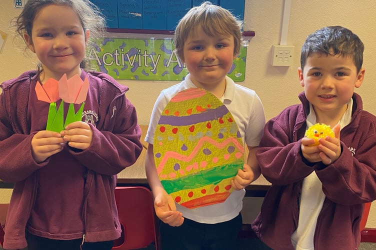 Horrabridge School pupils have been creating artwork to liven up their village for spring.