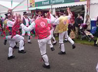 Hankie and bell shaking offered at morris sessions