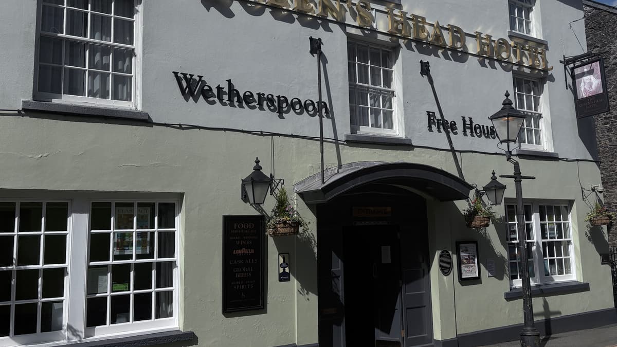 Tavistock Wetherspoons Plan für verlängerte Öffnungszeiten stößt auf ...