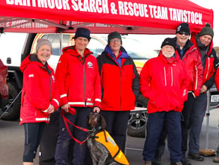 Volunteer rescuers meet the public